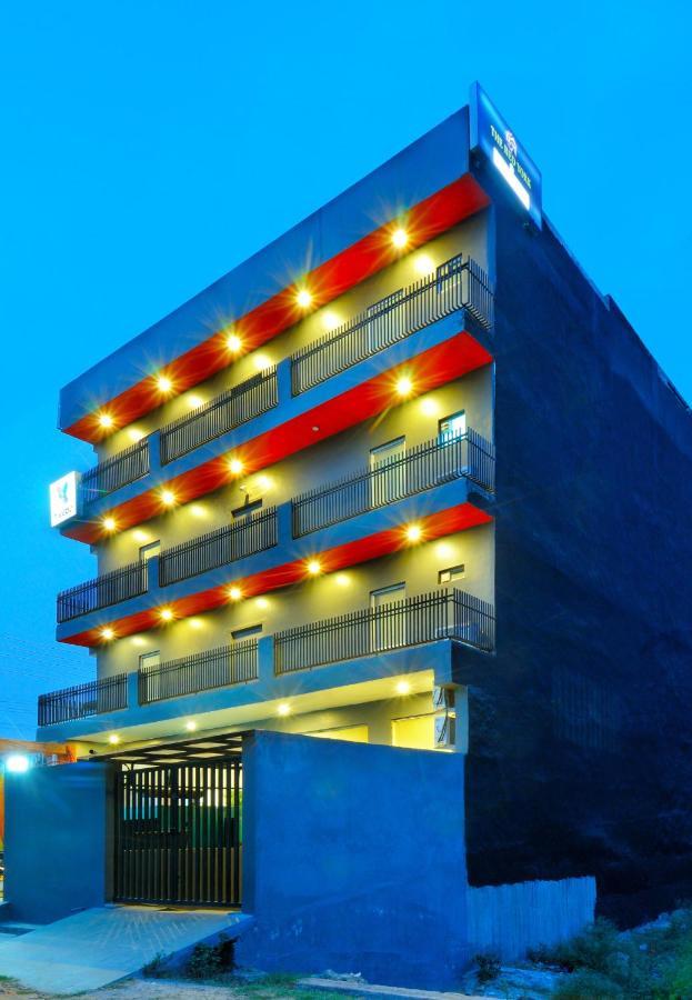 The Red York Hotel Gáziábád Kültér fotó